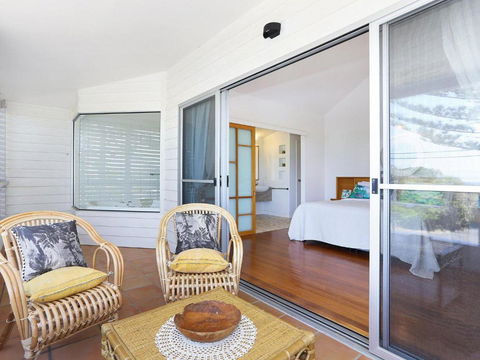 EAST COAST ESCAPES Lighthouse Studio - Darwin Tourism 6