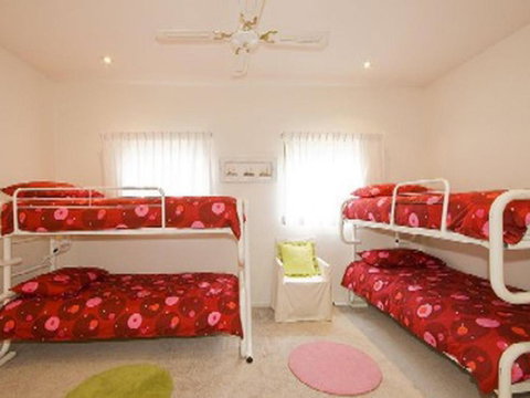 Karingal Just Minutes From Blueys Beach - Darwin Tourism 3