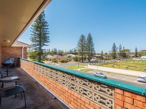 Seabreeze 5 Opposite Bowling Club - Darwin Tourism 5