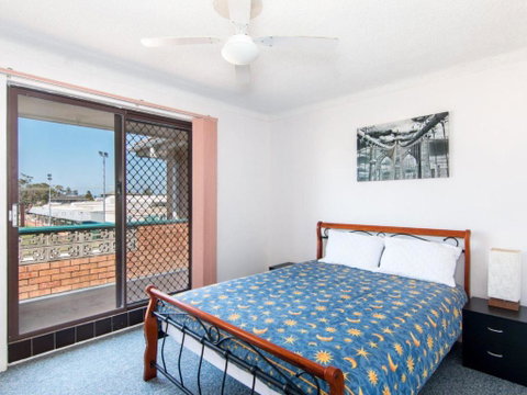 Seabreeze 5 Opposite Bowling Club - Darwin Tourism 2