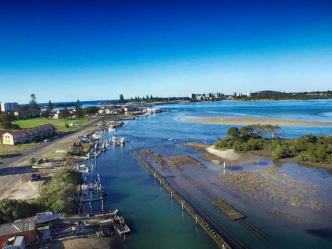 Fairholme 5 Opposite Lake - Darwin Tourism 2