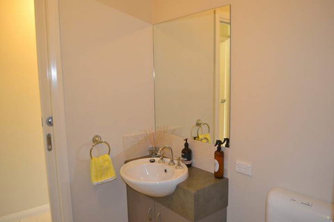 Waterview - 2 Doc Crt - Darwin Tourism 3