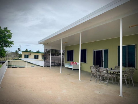 Holiday Rental Huge House With Beach Views - Darwin Tourism 4