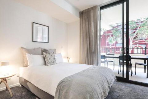Contemporary Apartment In Newcastle CBD - Darwin Tourism 5