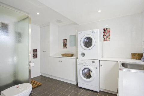 Clissold By Collers MOLLYMOOK - Darwin Tourism 1