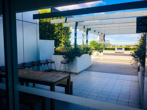 Modern Clean Luxury At The Right Price..... - Darwin Tourism 1