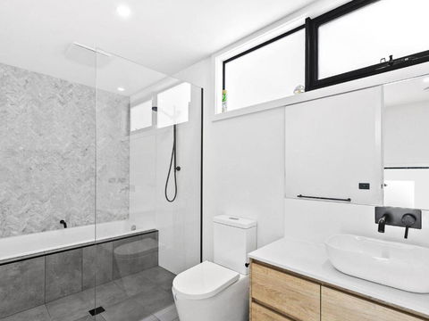 POINT BREAK NEW LISTING 2019 - Darwin Tourism 6