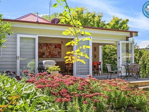 Poppy Cottage Delightful Pet Friendly Weatherboard - Darwin Tourism 3