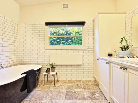Poppy Cottage Delightful Pet Friendly Weatherboard - Darwin Tourism 5
