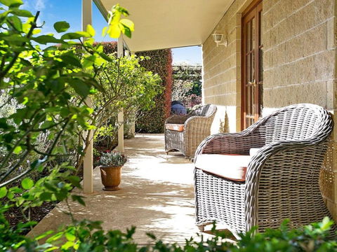Sinden Park Garden Swimming Pool Rural Vistas - Darwin Tourism 2