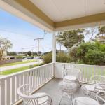 BEACHSIDE GETAWAY DROMANA - Darwin Tourism 0