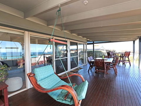 BAY VIEWS On MANNA DROMANA - Darwin Tourism 5