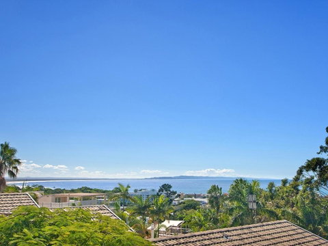 Artis Noosa Heads - Darwin Tourism 1