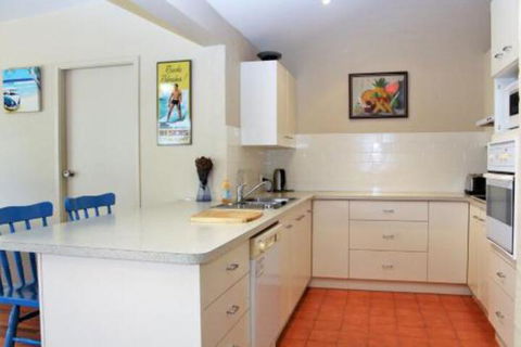 BEACHSIDE VILLA 2 - Darwin Tourism 2