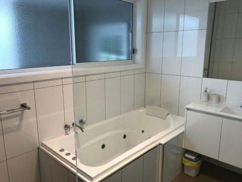 BEACHPOINT COTTAGE - Darwin Tourism 1
