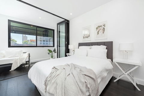 Luxury Sydney Apartment - Darwin Tourism 4