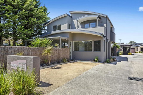 CAPELS REST CAPEL SOUND - Darwin Tourism 2