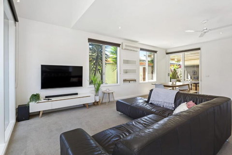 CAPELS REST CAPEL SOUND - Darwin Tourism 7