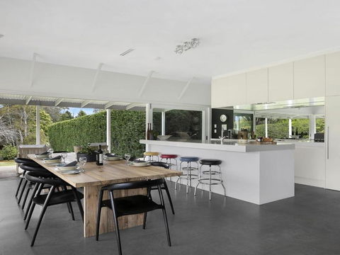 Greywood Classic Highlands Charm & Serene Living - Darwin Tourism 3