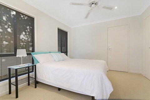 Castaways Beachside Family Retreat 44 Driftwood Drive - Darwin Tourism 5