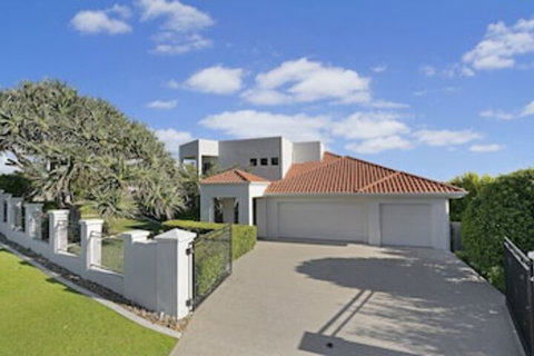 Castaways Beachside Family Retreat 44 Driftwood Drive - Darwin Tourism 0