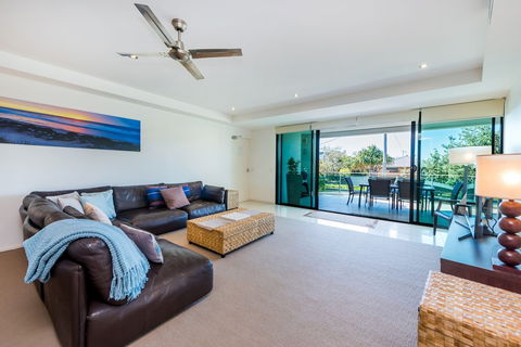 Stylish Beach Side Apartment Unit 5 33 Lorikeet Drive - Darwin Tourism 5