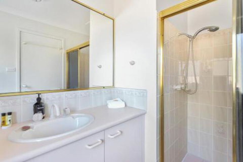 Macleay Street 23 Narrawallee - Darwin Tourism 6