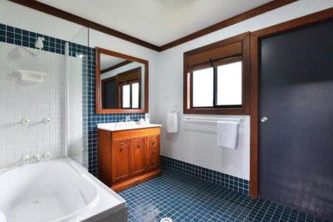 Kelman Cottage Tucked Away With Pool + Native Wildlife - Darwin Tourism 5