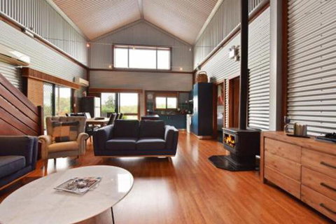 Kelman Cottage Tucked Away With Pool + Native Wildlife - Darwin Tourism 0