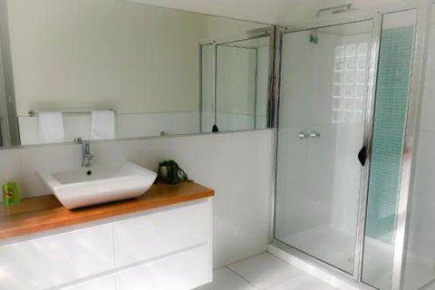 BAY Of FIRES BEACH SHACK Ocean Views From A Modern Beachhouse - Darwin Tourism 5