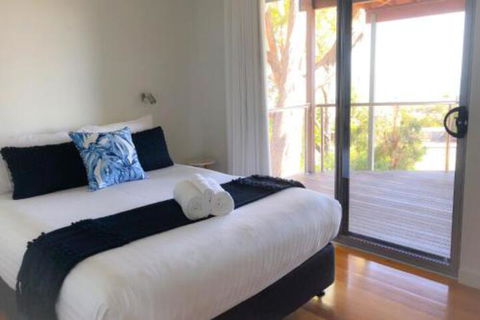 BAY Of FIRES BEACH SHACK Ocean Views From A Modern Beachhouse - Darwin Tourism 7