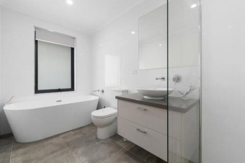 Capel Sound Beachside Luxury - Darwin Tourism 4