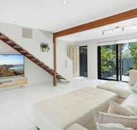 Cool Coastal Chic Noosaville - Darwin Tourism