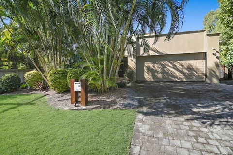 Home Away From Home, 38 Redwood Avenue, Marcus Beach, Noosa Area - Darwin Tourism 1