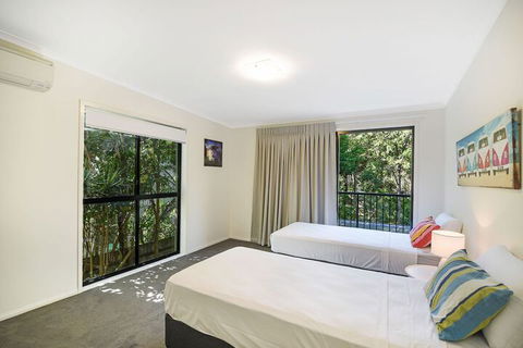 Home Away From Home, 38 Redwood Avenue, Marcus Beach, Noosa Area - Darwin Tourism 4