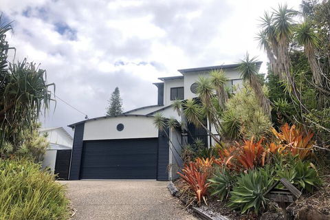 40 Jacana Street, Peregian Beach - Darwin Tourism 1