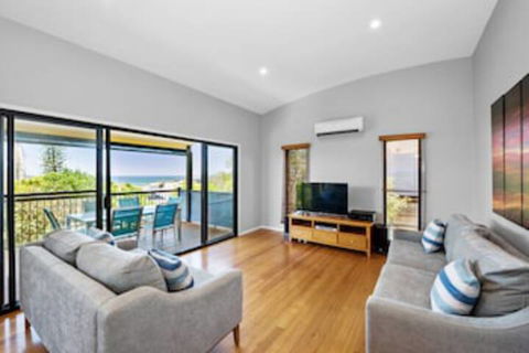 40 Jacana Street, Peregian Beach - Darwin Tourism 0