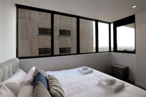 Fantastic 2BD Apt In Melbournes Southbank! - Darwin Tourism 0