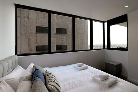 Fantastic 2BD Apt In Melbournes Southbank! - Darwin Tourism 3