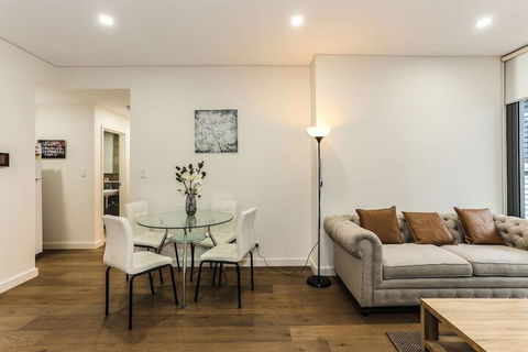 New Bright Apartment In Waterloo Near Park - Darwin Tourism 2