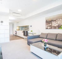 Minimalism Modern Apartment With Water View - Darwin Tourism