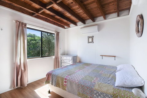 Chalet By The Sea, 10 Pelican Street, Peregian Beach - Darwin Tourism 6