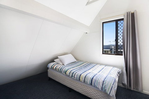 Chalet By The Sea, 10 Pelican Street, Peregian Beach - Darwin Tourism 7