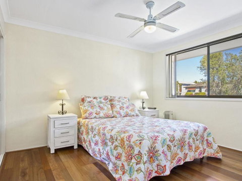 DAVIES STREET MOLLYMOOK 4 / 14 - Darwin Tourism 6