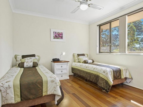 DAVIES STREET MOLLYMOOK 4 / 14 - Darwin Tourism 3
