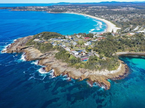 DAVIES STREET MOLLYMOOK 4 / 14 - Darwin Tourism 1