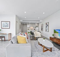 HomeHotel Ultra Luxury 2 Bedroom next to Mall  Train - Darwin Tourism
