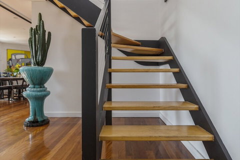 Fabulous Fitzroy Converted Warehouse - Darwin Tourism 4