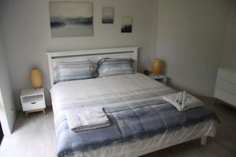 Warnbro Beach Family Accommodation - Darwin Tourism 0