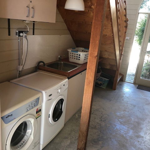 Alpine Stag Lodge House - Darwin Tourism 1